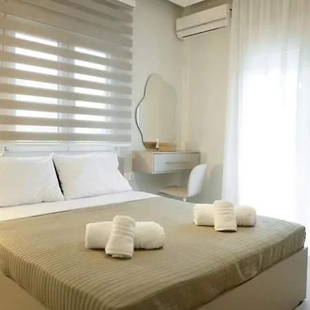 Elia Apartment *