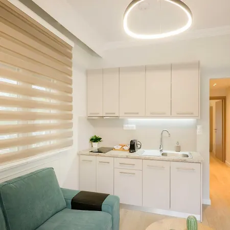 Elia Apartment *