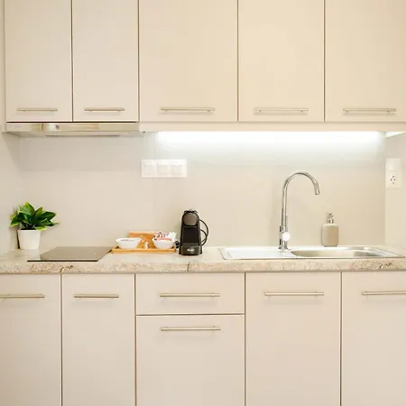 Elia Apartment
